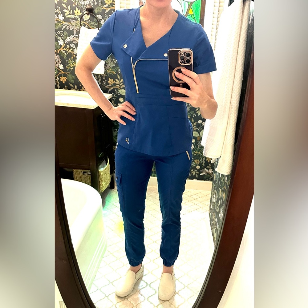 Jaanuu fitted Moto jogger scrubs royal blue XS